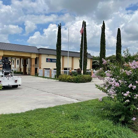 Coratel Inn & Suites By Jasper New Braunfels Ih-35 Ext 189 Exterior foto