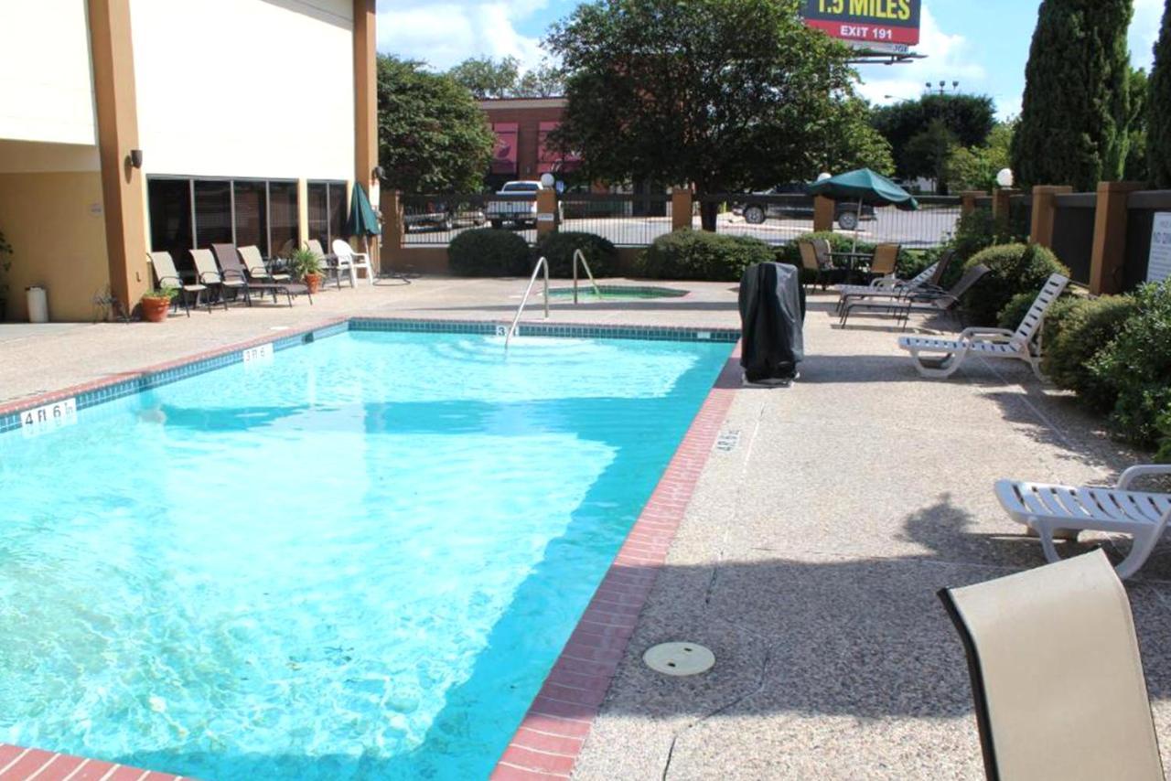 Coratel Inn & Suites By Jasper New Braunfels Ih-35 Ext 189 Exterior foto