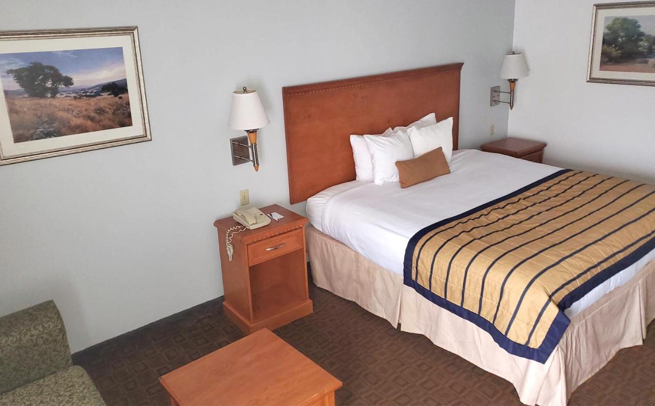 Coratel Inn & Suites By Jasper New Braunfels Ih-35 Ext 189 Exterior foto