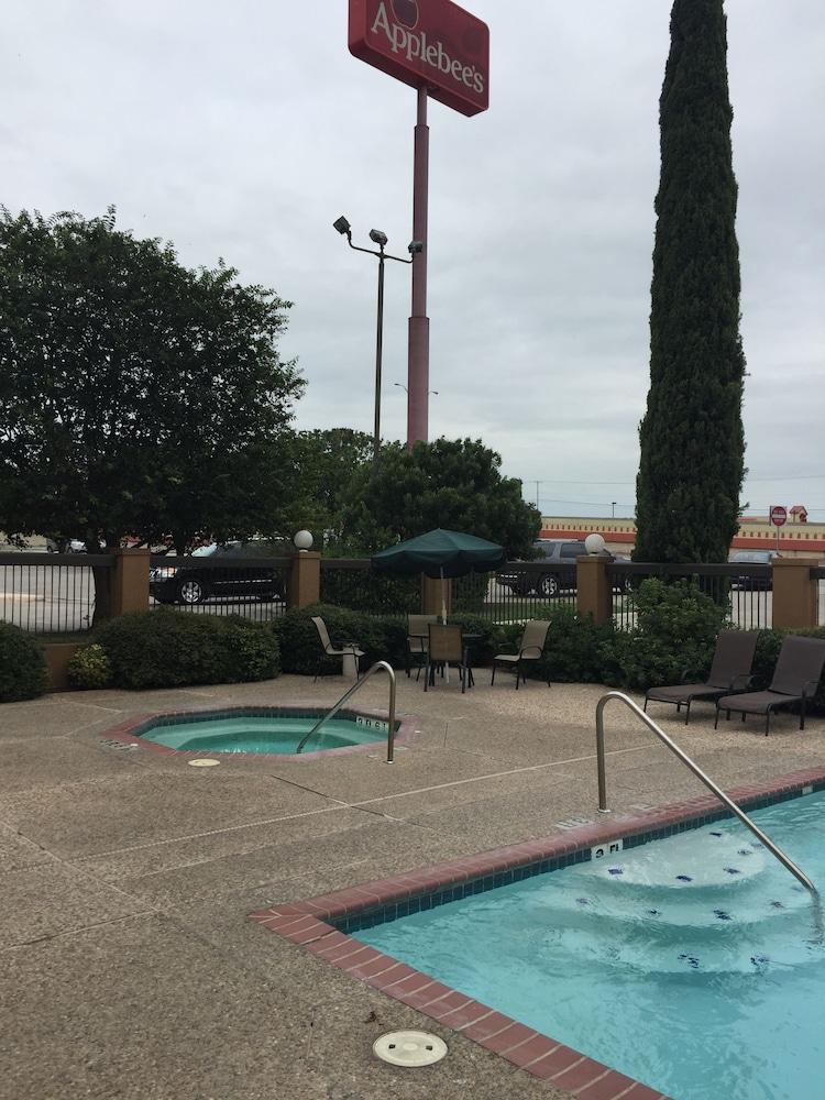 Coratel Inn & Suites By Jasper New Braunfels Ih-35 Ext 189 Exterior foto